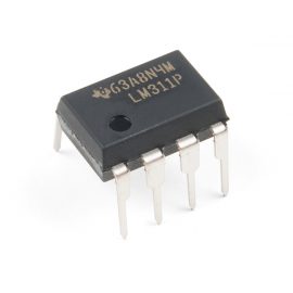 LM311 Voltage Comparator IC