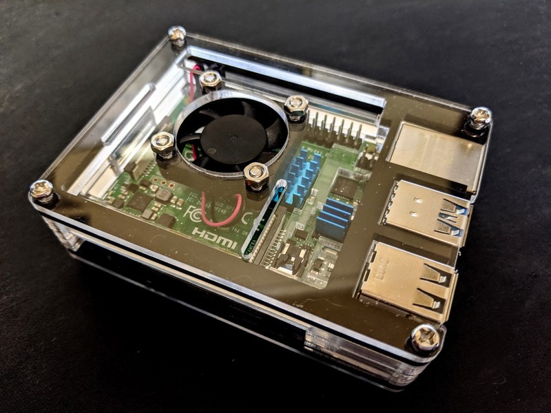 Raspberry Pi 4 Model B Transparent acrylic housing with cooling fan - Image 3